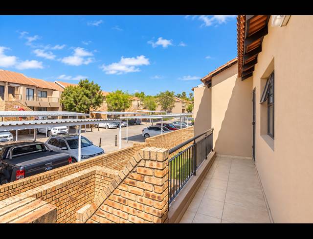 2 BEDROOM APARTMENT FOR SALE IN NORTH RIDING